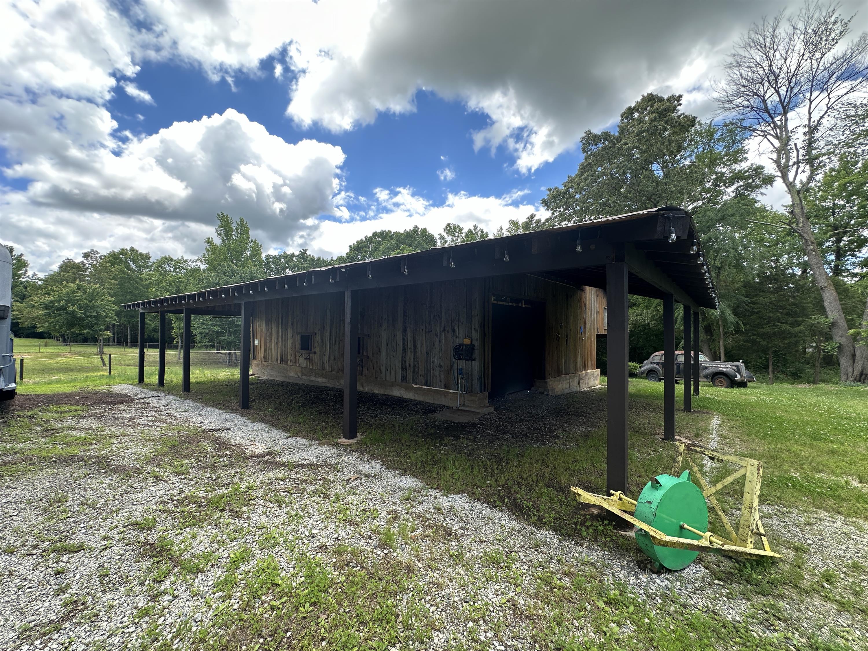 343 Dalton Road - BARN